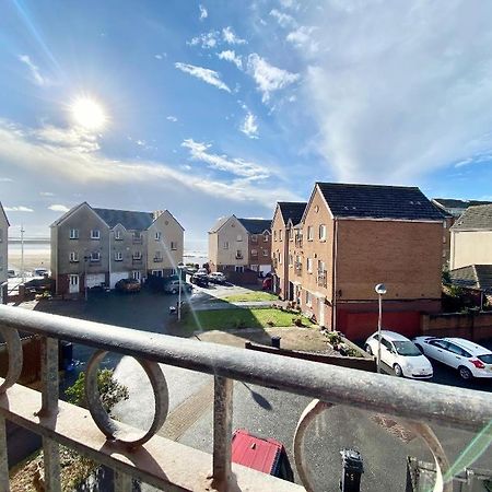 פורט טלבוט Sea Escape The Tardiis Beachfront Location Aberavon Beach Sea Views Driveway Parking מראה חיצוני תמונה