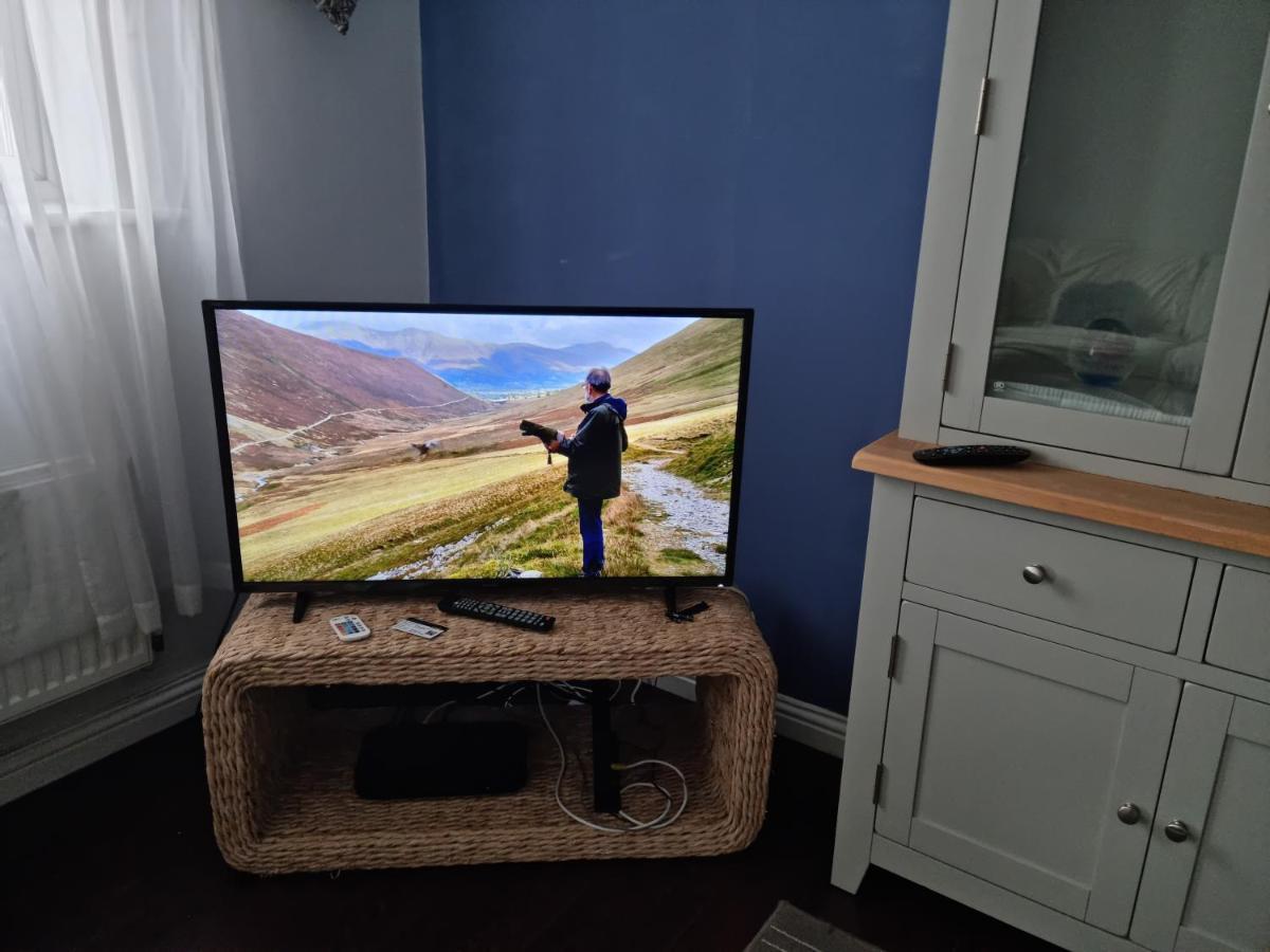 פורט טלבוט Sea Escape The Tardiis Beachfront Location Aberavon Beach Sea Views Driveway Parking מראה חיצוני תמונה