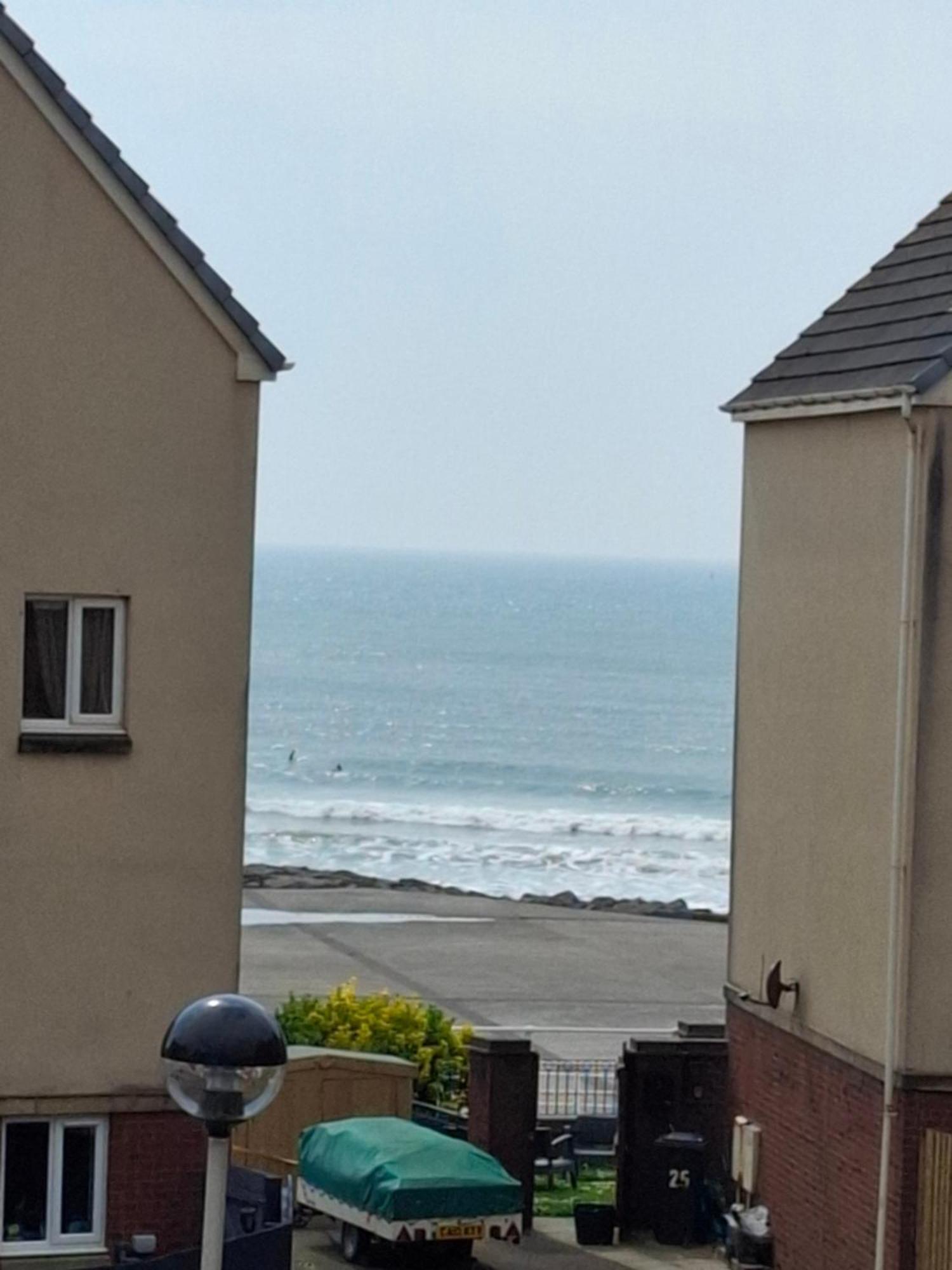 פורט טלבוט Sea Escape The Tardiis Beachfront Location Aberavon Beach Sea Views Driveway Parking מראה חיצוני תמונה
